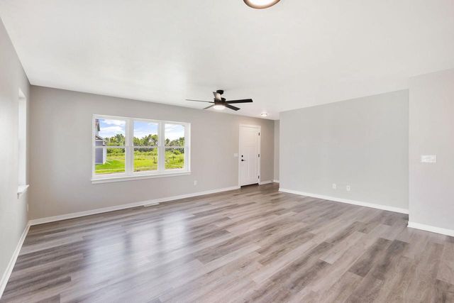 1096 Kamperschroer Way, Sun Prairie, WI 53590