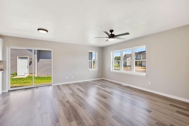 1096 Kamperschroer Way, Sun Prairie, WI 53590