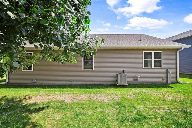 1096 Kamperschroer Way, Sun Prairie, WI 53590