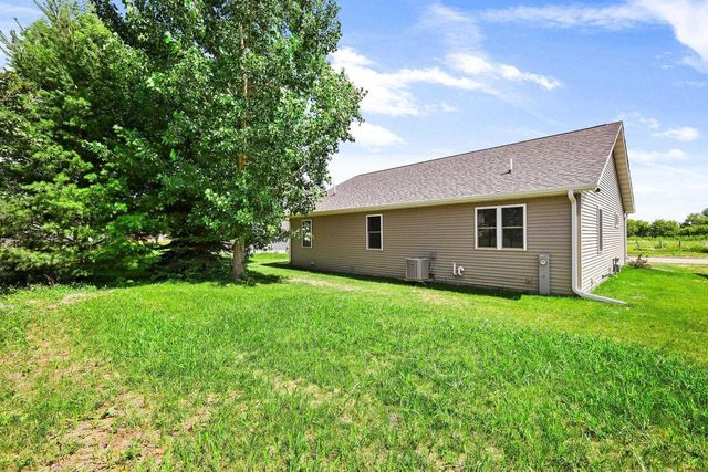 1096 Kamperschroer Way, Sun Prairie, WI 53590