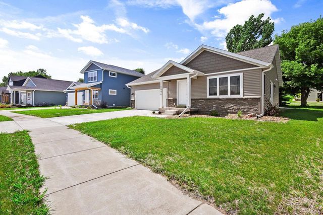 1096 Kamperschroer Way, Sun Prairie, WI 53590