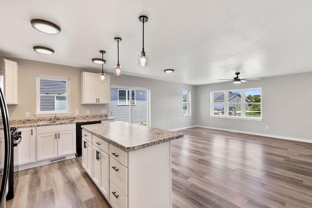 1096 Kamperschroer Way, Sun Prairie, WI 53590