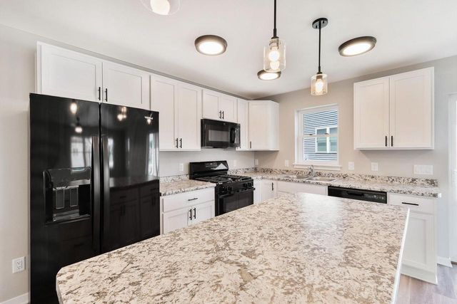 1096 Kamperschroer Way, Sun Prairie, WI 53590