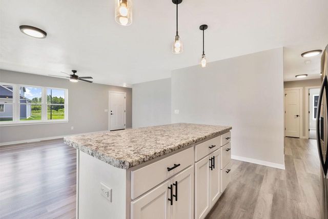 1096 Kamperschroer Way, Sun Prairie, WI 53590