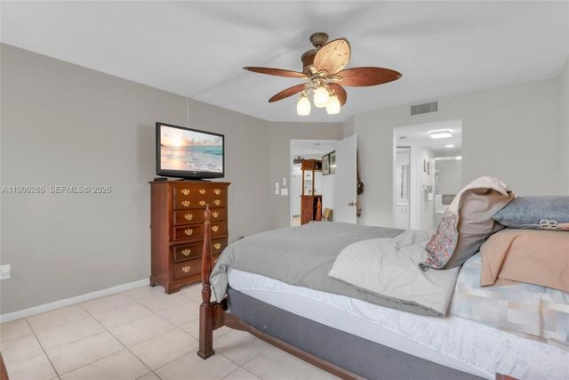 801 SW 138th Avenue 310E, Pembroke Pines, FL 33027