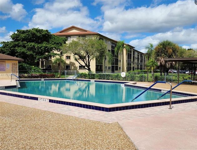 801 SW 138th Avenue 310E, Pembroke Pines, FL 33027