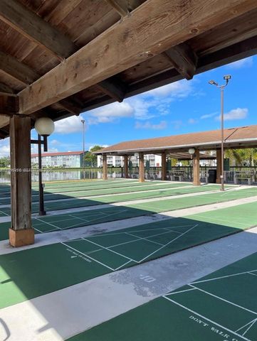 801 SW 138th Avenue 310E, Pembroke Pines, FL 33027