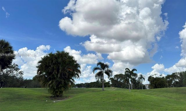 801 SW 138th Avenue 310E, Pembroke Pines, FL 33027