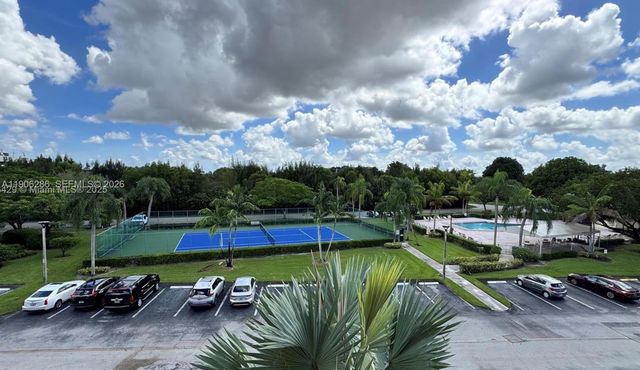 801 SW 138th Avenue 310E, Pembroke Pines, FL 33027