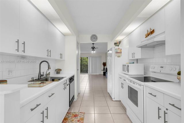 801 SW 138th Avenue 310E, Pembroke Pines, FL 33027