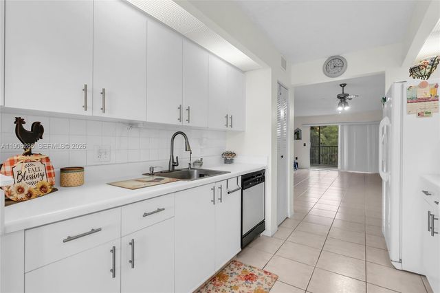801 SW 138th Avenue 310E, Pembroke Pines, FL 33027