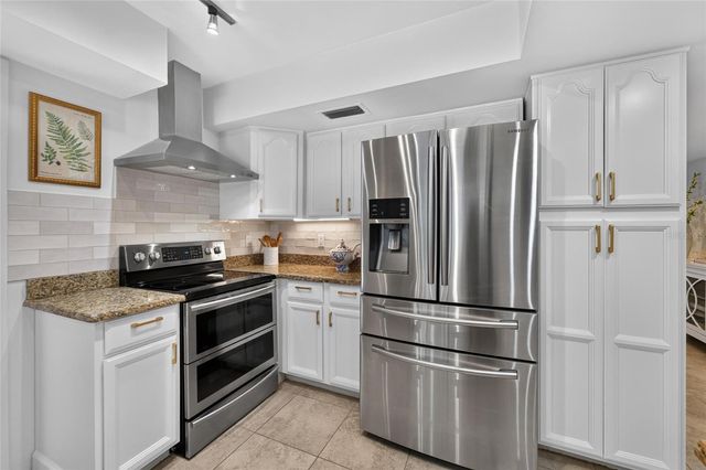 3002 WISTER CIRCLE, Valrico, FL 33596