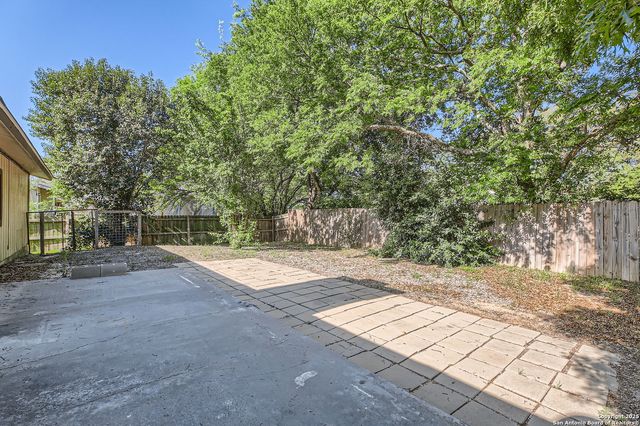 8203 Bowens Crossing St, San Antonio, TX 78250