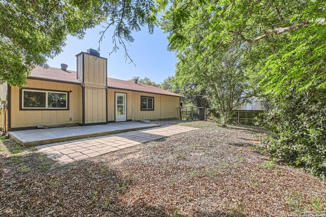 8203 Bowens Crossing St, San Antonio, TX 78250