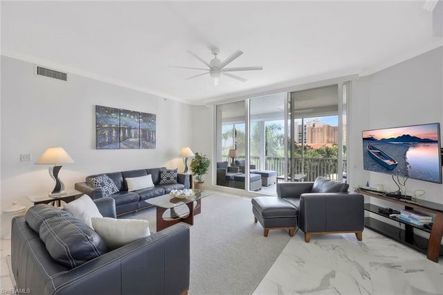 400 Flagship DR 402, Naples, FL 34108