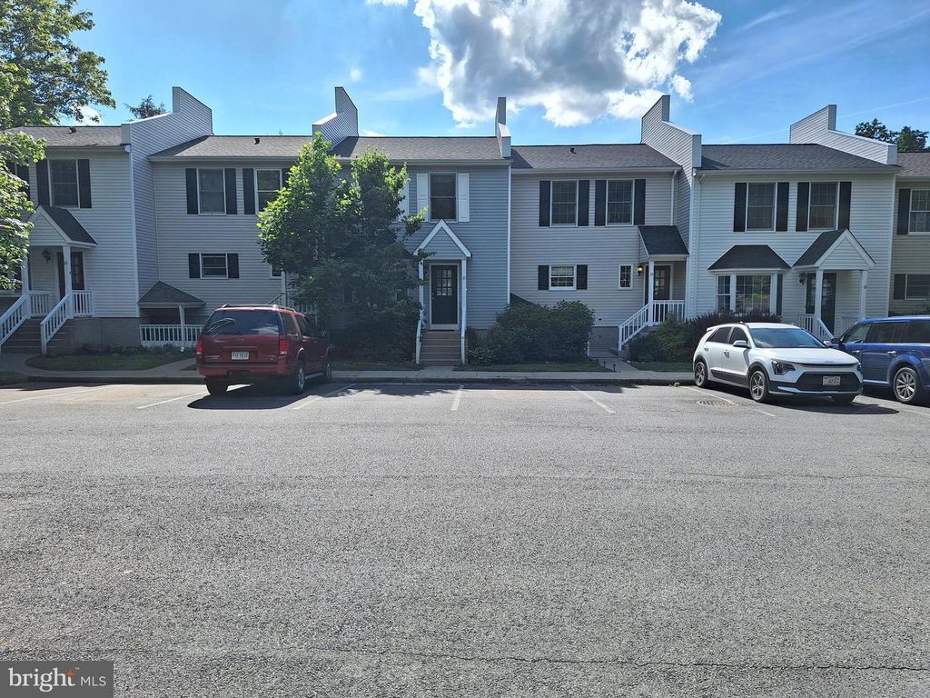 21 STONEWALL CT, Middleburg, VA 20117