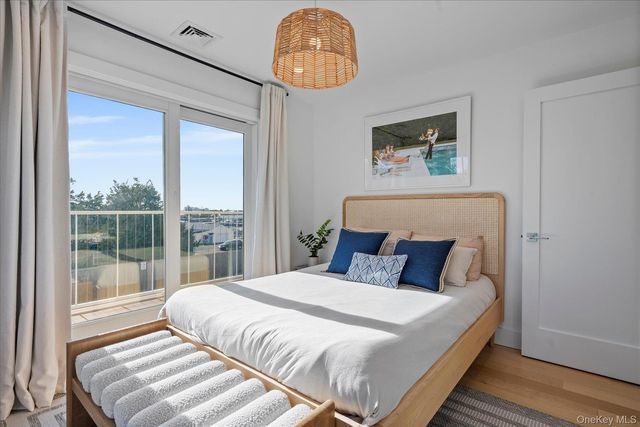 68 Foster Avenue 12, Hampton Bays, NY 11946