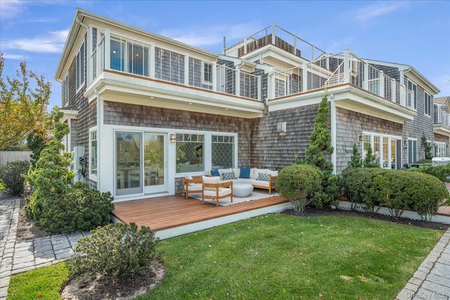 68 Foster Avenue 12, Hampton Bays, NY 11946