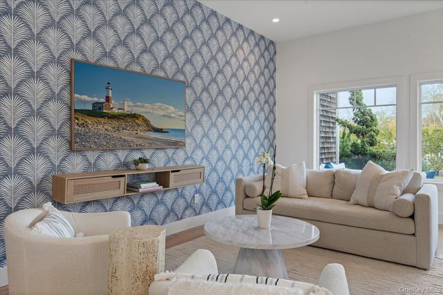 68 Foster Avenue 12, Hampton Bays, NY 11946