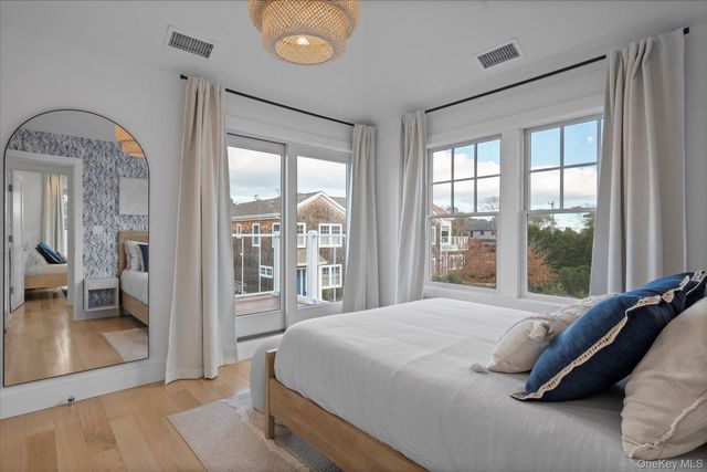 68 Foster Avenue 12, Hampton Bays, NY 11946