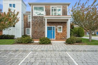 68 Foster Avenue 12, Hampton Bays, NY 11946