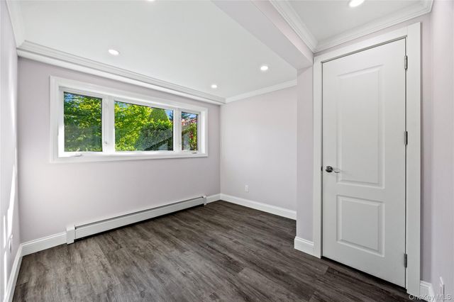 17 Wren Drive, Woodbury, NY 11797