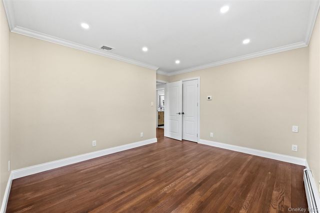 17 Wren Drive, Woodbury, NY 11797