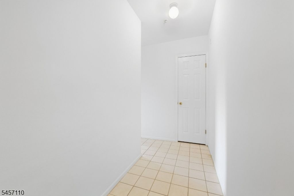 1301 Schindler Ln 1301, Wayne Twp., NJ 07470 — photo 4