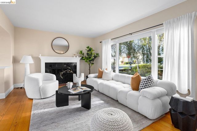 409 Pershing Dr, San Leandro, CA 94577