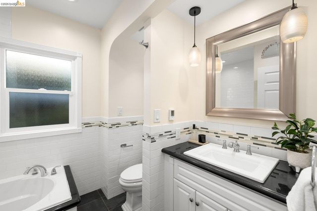 409 Pershing Dr, San Leandro, CA 94577