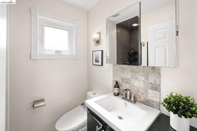 409 Pershing Dr, San Leandro, CA 94577