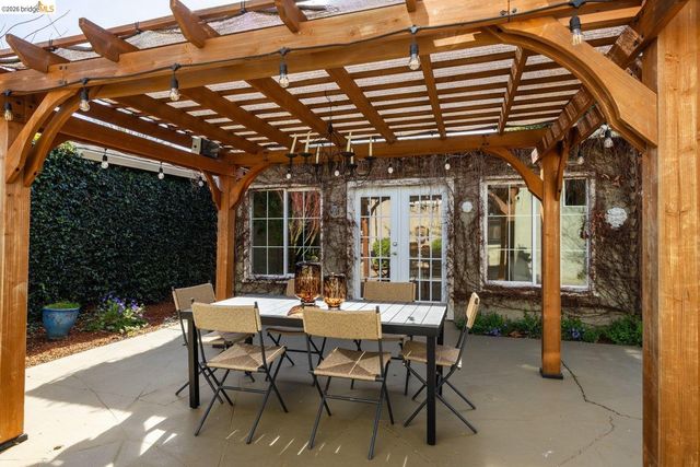 409 Pershing Dr, San Leandro, CA 94577