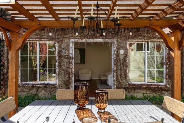 409 Pershing Dr, San Leandro, CA 94577