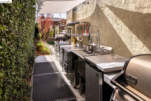 409 Pershing Dr, San Leandro, CA 94577