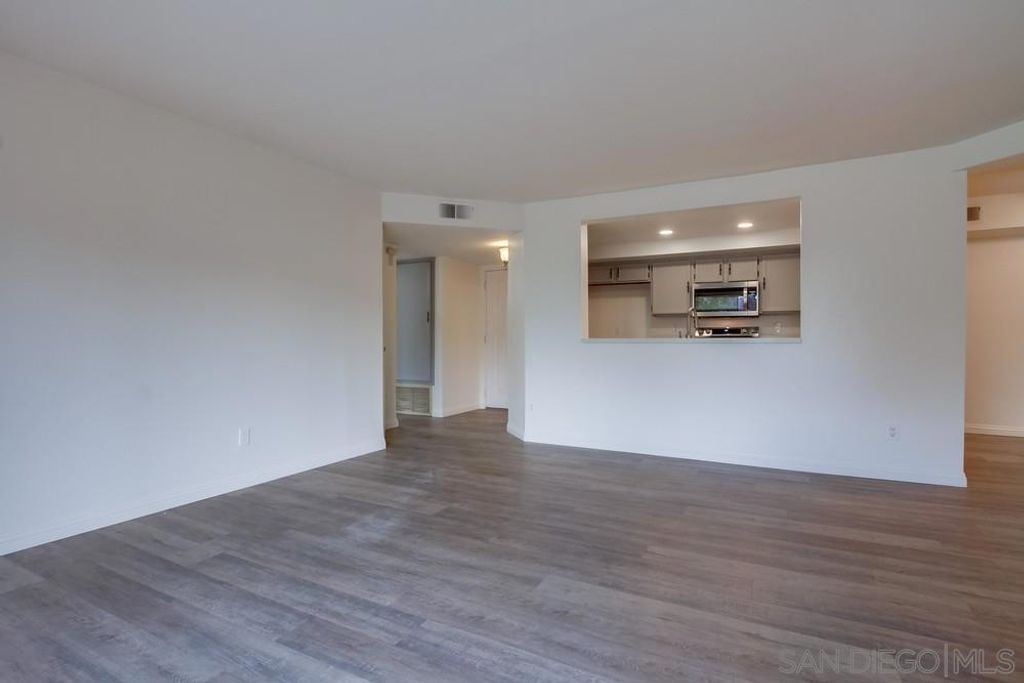 Image 4 of property listing at 1030 E Washington Ave 120, Escondido, CA 92025