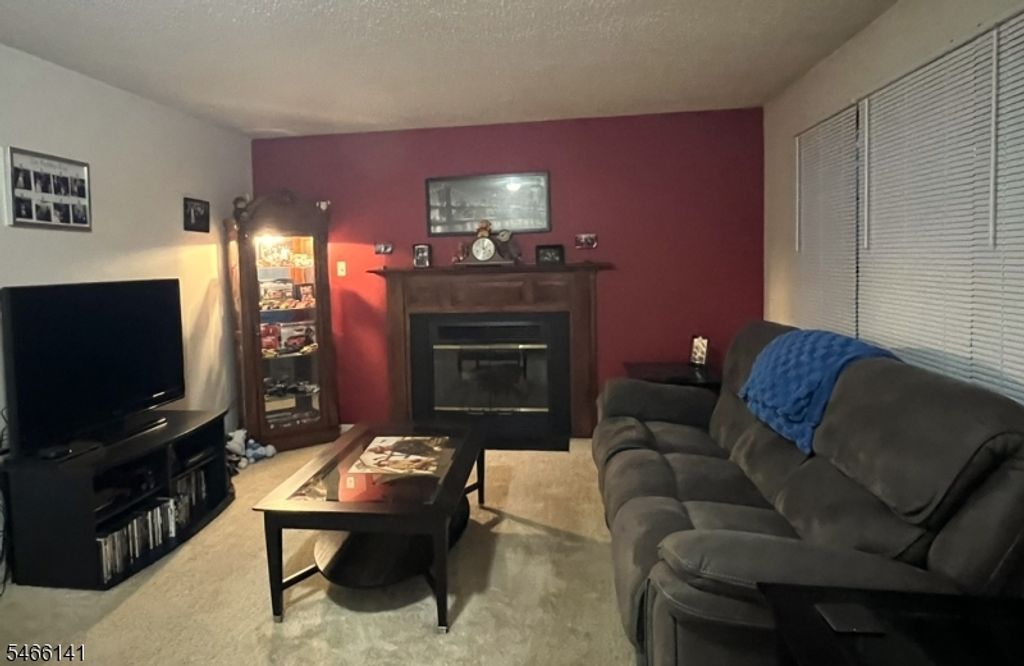 12 Burlington Ct 12, Hamburg Boro, NJ 07419 — exterior