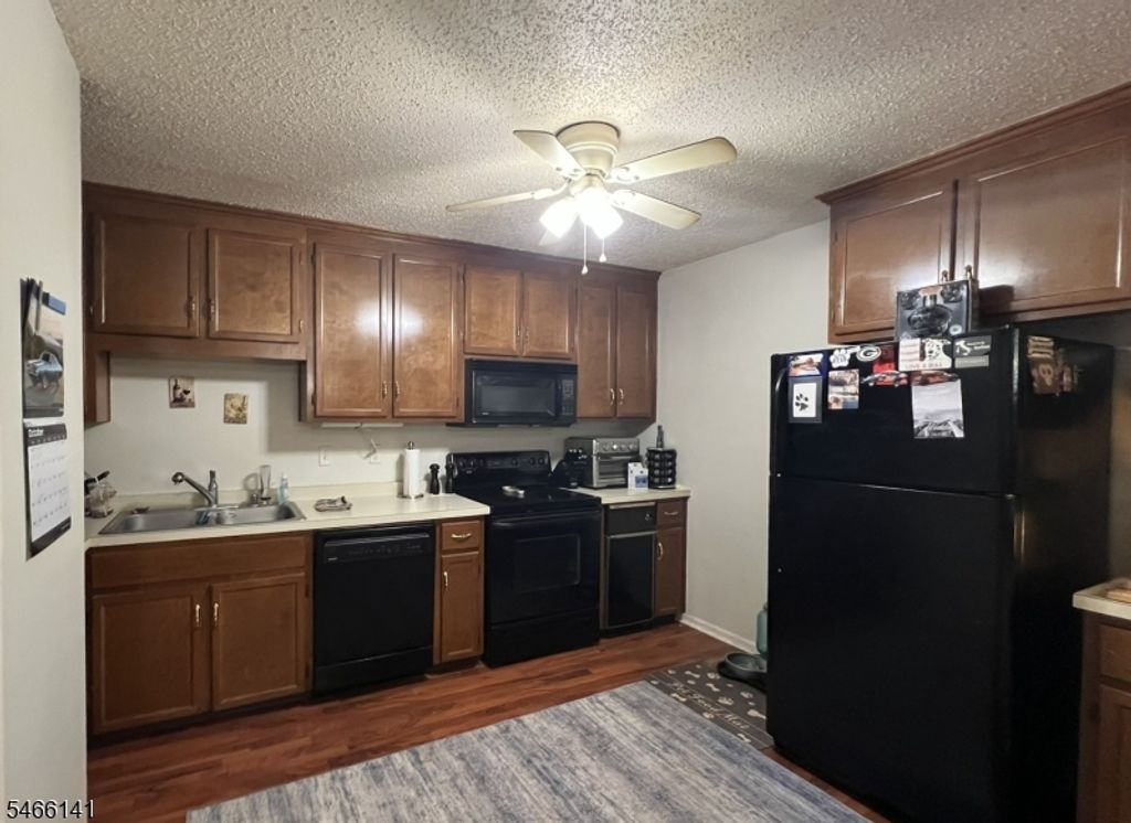 12 Burlington Ct 12, Hamburg Boro, NJ 07419 — photo 3