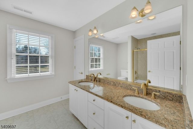 11 Dogwood Dr, Readington Twp., NJ 08889