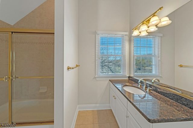 11 Dogwood Dr, Readington Twp., NJ 08889