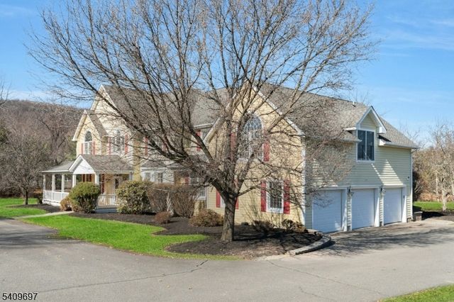 11 Dogwood Dr, Readington Twp., NJ 08889