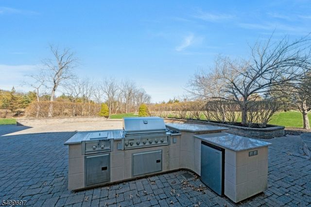 11 Dogwood Dr, Readington Twp., NJ 08889