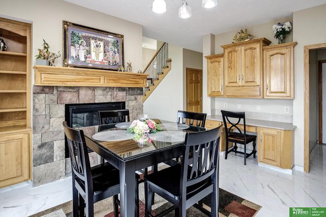 2004 Longview Street, Papillion, NE 68133