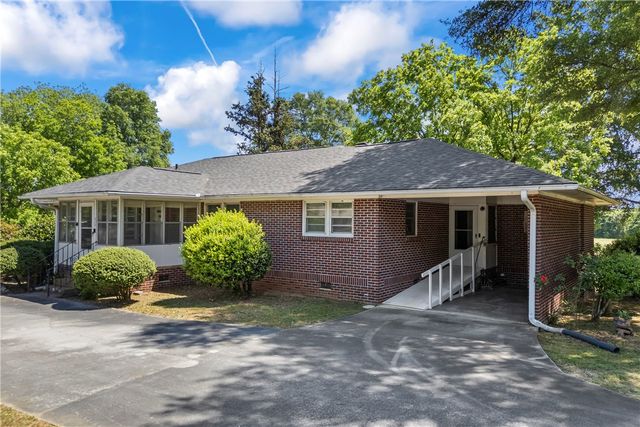 518 E Fairplay Boulevard, Fair Play, SC 29643