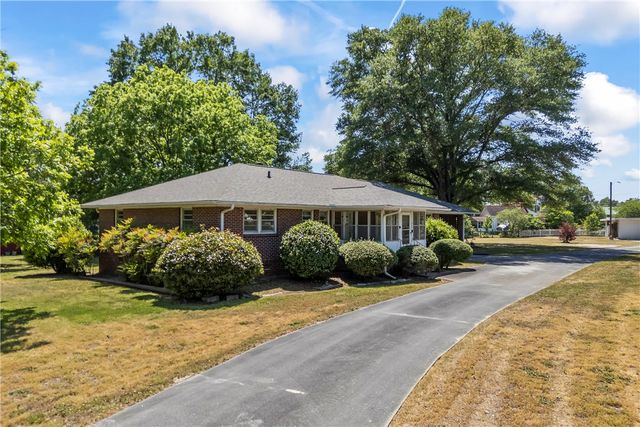 518 E Fairplay Boulevard, Fair Play, SC 29643