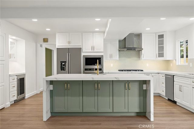 20152 Redlands Drive, Newport Beach, CA 92660