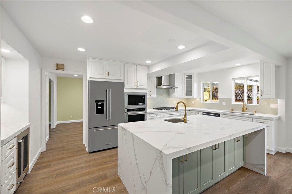 20152 Redlands Drive, Newport Beach, CA 92660
