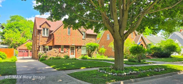 2240 Delaware Boulevard, Saginaw, MI 48602