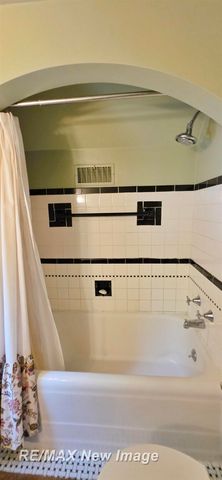 2240 Delaware Boulevard, Saginaw, MI 48602