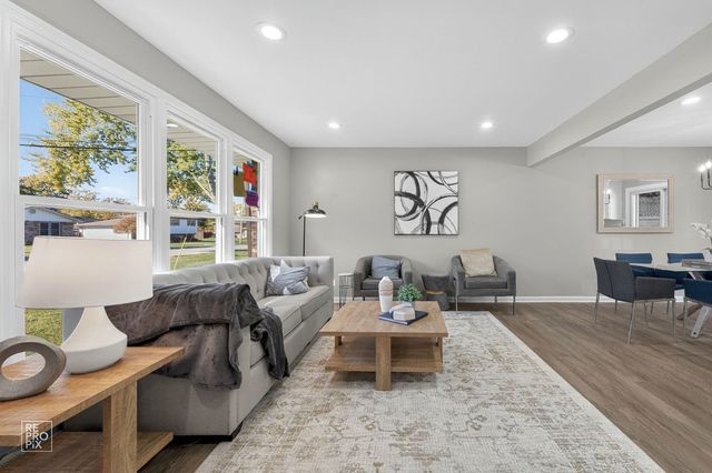 15021 Kenton Avenue, Midlothian, IL 60445