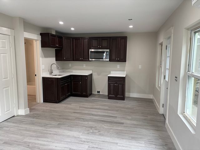 22 Pleasant St, Fitchburg, MA 01420